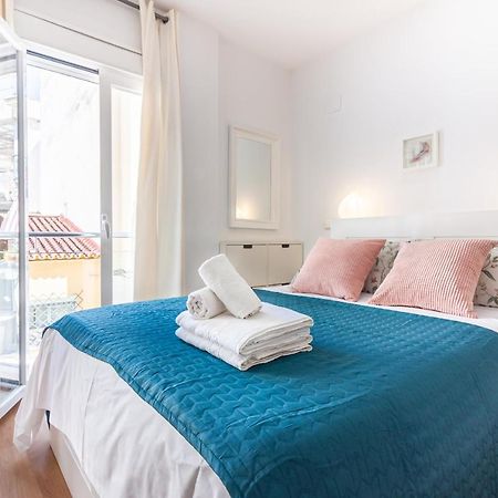Sea & Wave Adela Boutique Apartment Malaga Bagian luar foto