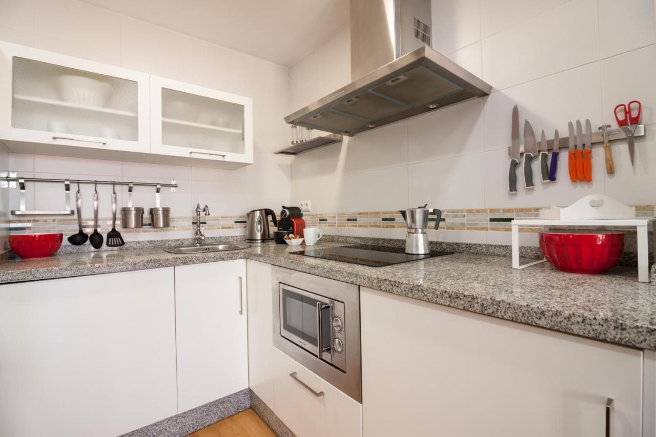 Sea & Wave Adela Boutique Apartment Malaga Bagian luar foto